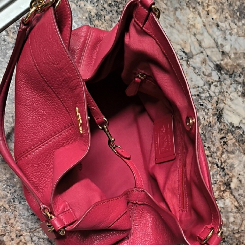 Coach Leather Shoulder Bag π Beautiful Strawberry Color π - Picture 10 of 16
